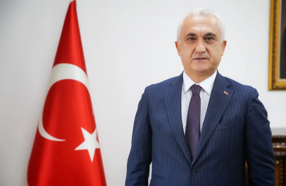VALİ ÇAKIR’DAN 1 MAYIS MESAJI: “TOPLUMUN GÜCÜ EMEKTEDİR”