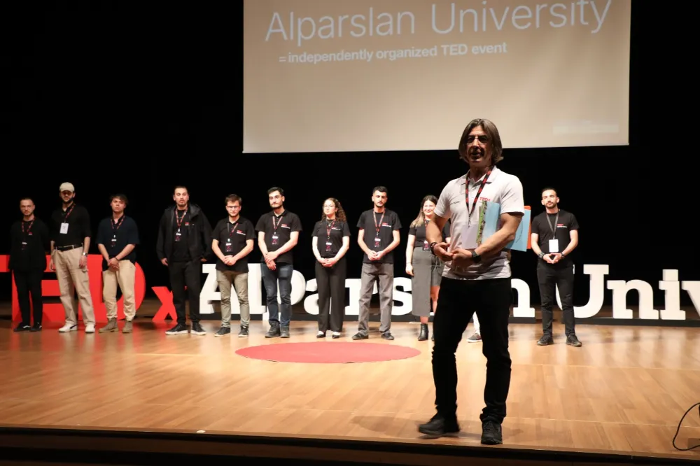 TEDX ALPARSLAN UNİVERSİTY 2025 DİJİTALDE ZİRVE YAPTI