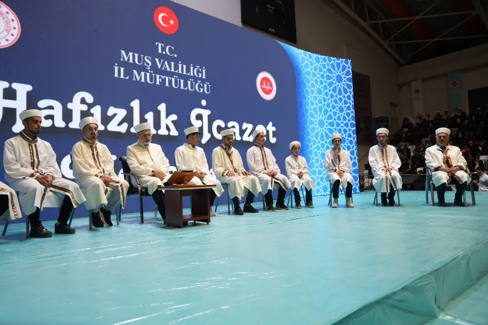KUR’AN SEVDALILARI İCAZETLERİNİ ALDI