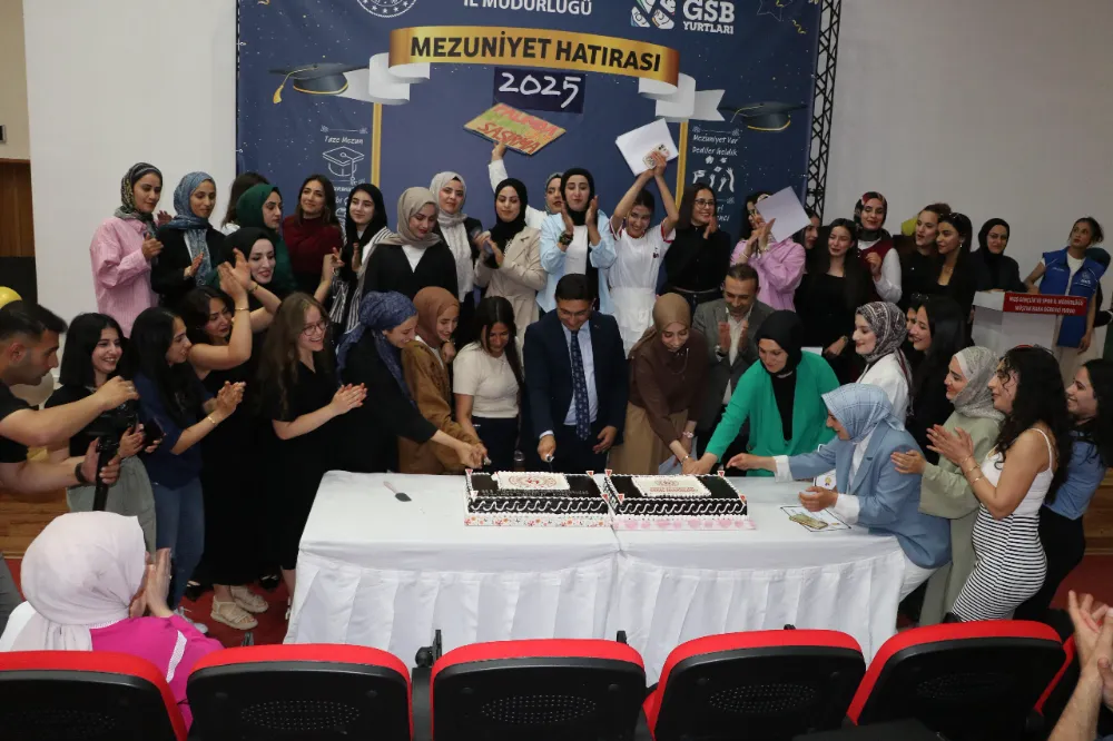 ÖĞRENCİ YURTLARINDA MEZUNİYET COŞKUSU