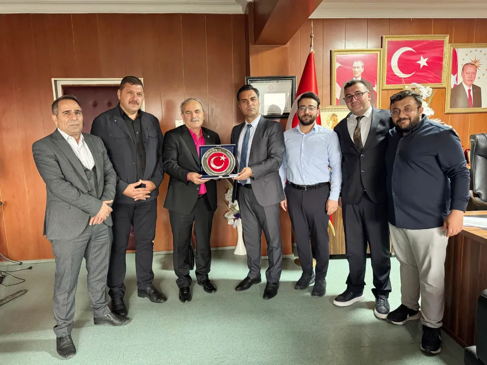VARTO VE HINIS BELEDİYELERİNDE TOPLU SÖZLEŞME SEVİNCİ
