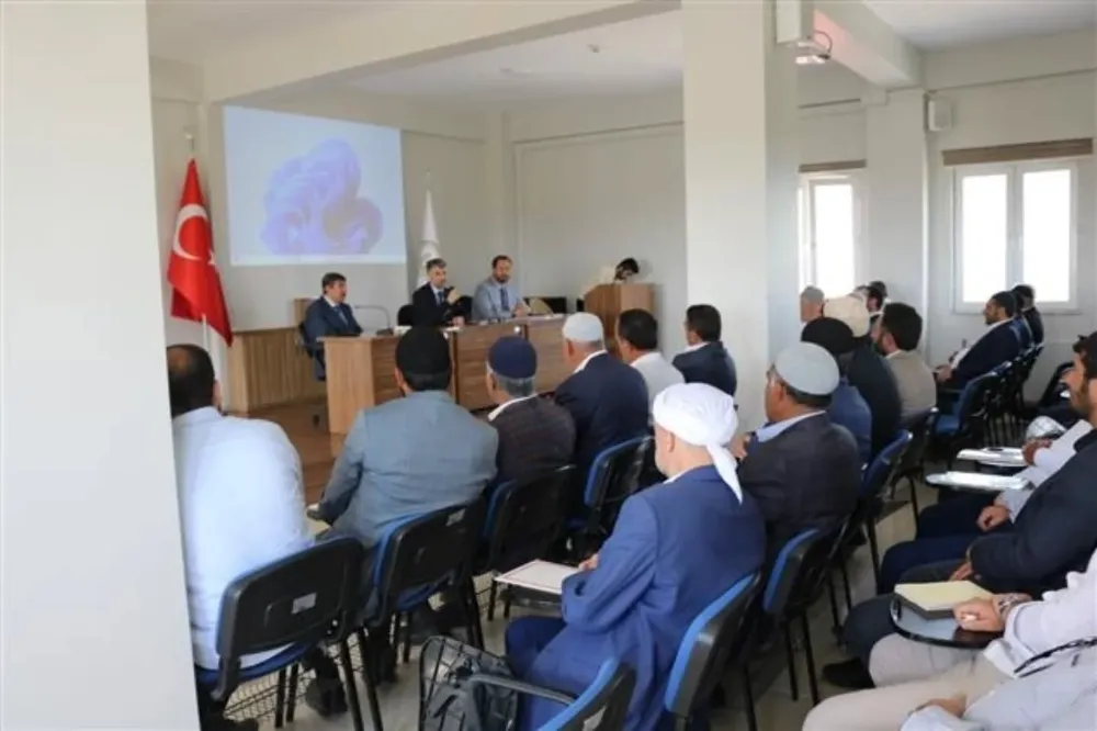 MÜFTÜ YAVUZ: “MİHRAB VE KÜRSÜDE PEYGAMBER VARİSLİĞİMİZİN FARKINDA OLMALIYIZ”