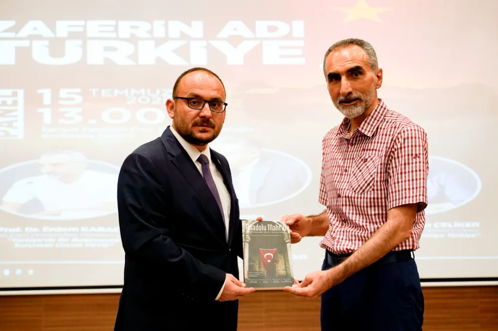 “ZAFERİN ADI TÜRKİYE” ETKİNLİKLERİ ÜNİVERSİTEDE YOĞUN İLGİ GÖRDÜ