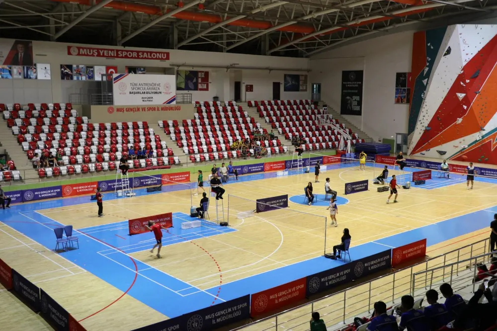 BADMİNTONUN YILDIZLARI MUŞ’TA BULUŞTU