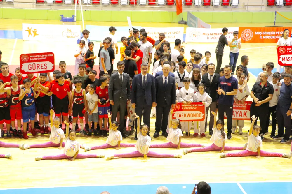YAZ SPOR OKULLARI COŞKUYLA AÇILDI