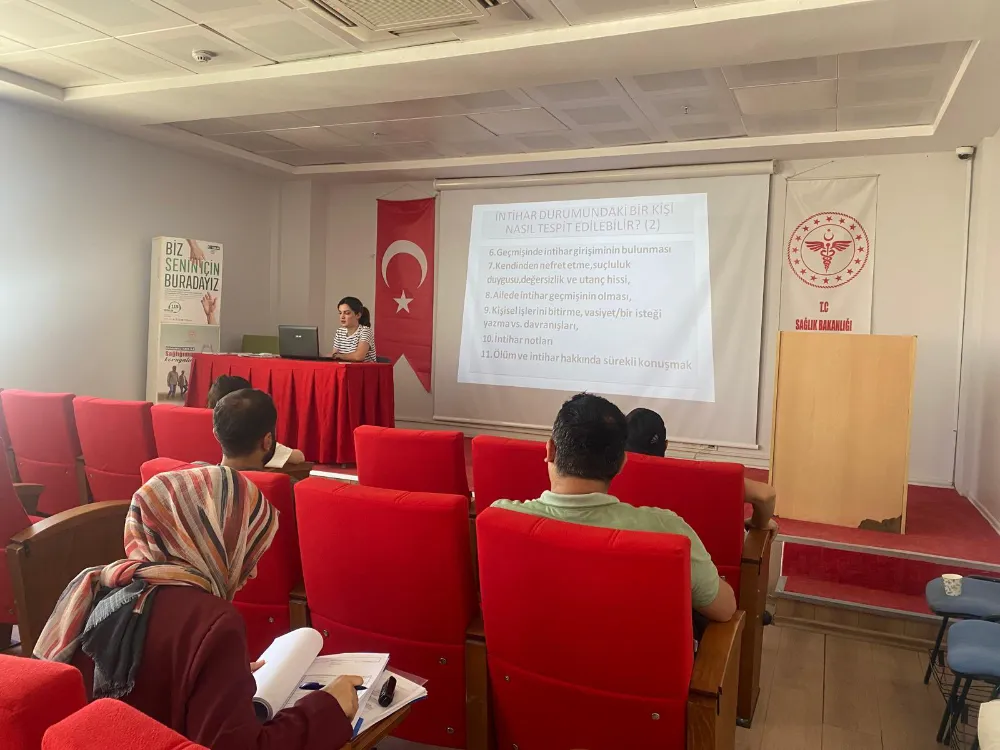 SAĞLIK ÇALIŞANLARINA “İNTİHAR, DAMGALAMA VE KADINA YÖNELİK ŞİDDETLE MÜCADELE” EĞİTİMİ