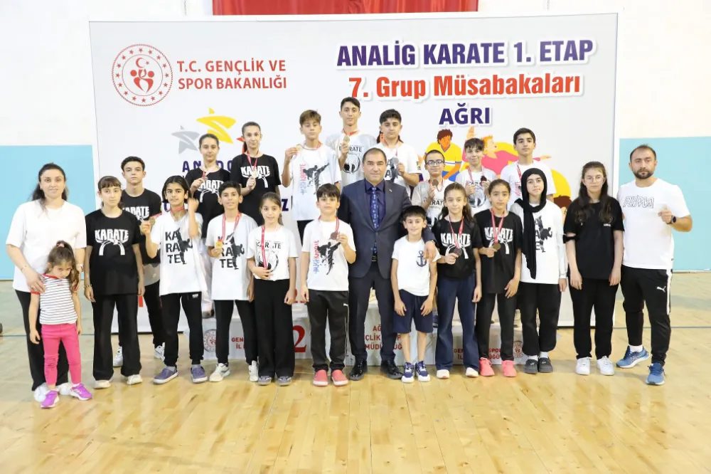 MUŞLU KARATECİLER AĞRI’DAN 17 MADALYA İLE DÖNDÜ