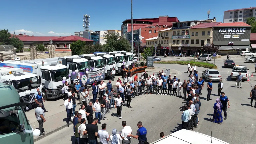 MUŞ BELEDİYESİ 41 YENİ ARACI HİZMETE ALDI