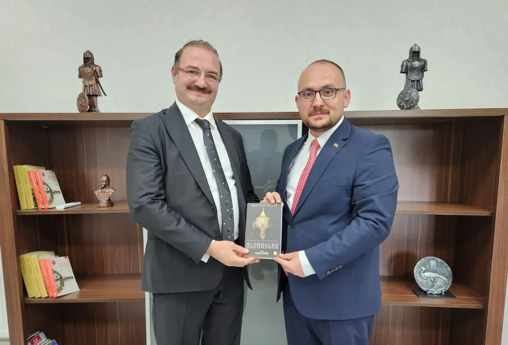 ATATÜRK ÜNİVERSİTESİ REKTÖRÜ PROF. DR. AHMET HACIMÜFTÜOĞLU’NDAN REKTÖR ALİCAN’A ZİYARET