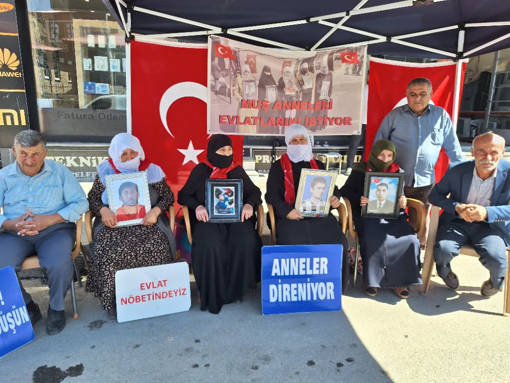 AİLELERİN EVLAT NÖBETİ MUŞ’TA 213. HAFTAYA ULAŞTI