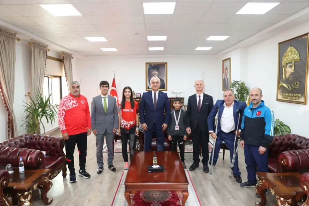 VALİ ÇAKIR’DAN BAŞARILI SPORCULARA TEBRİK
