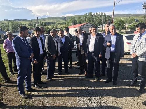 AK PARTİLİ ADAYLAR KIRSALDA SIKI ÇALIŞIYOR